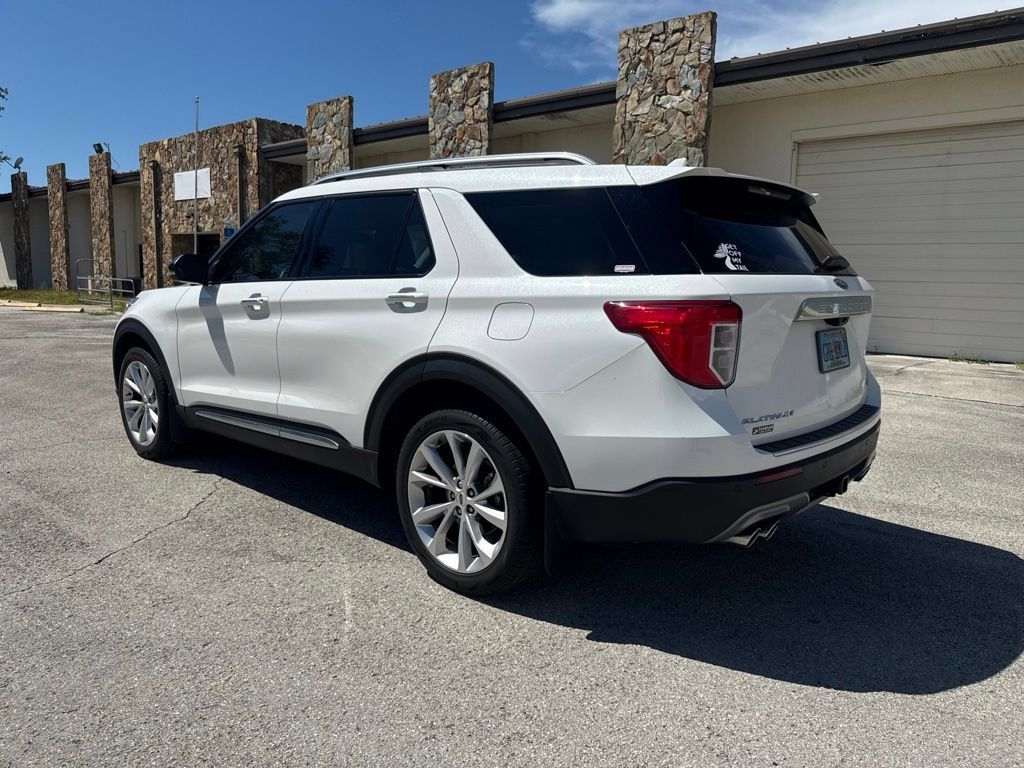 Used 2023 Ford Explorer Platinum w/ Technology Package AWD/4WD image 4