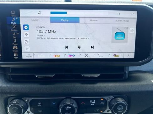 New 2025 Jeep Gladiator Sport image 21