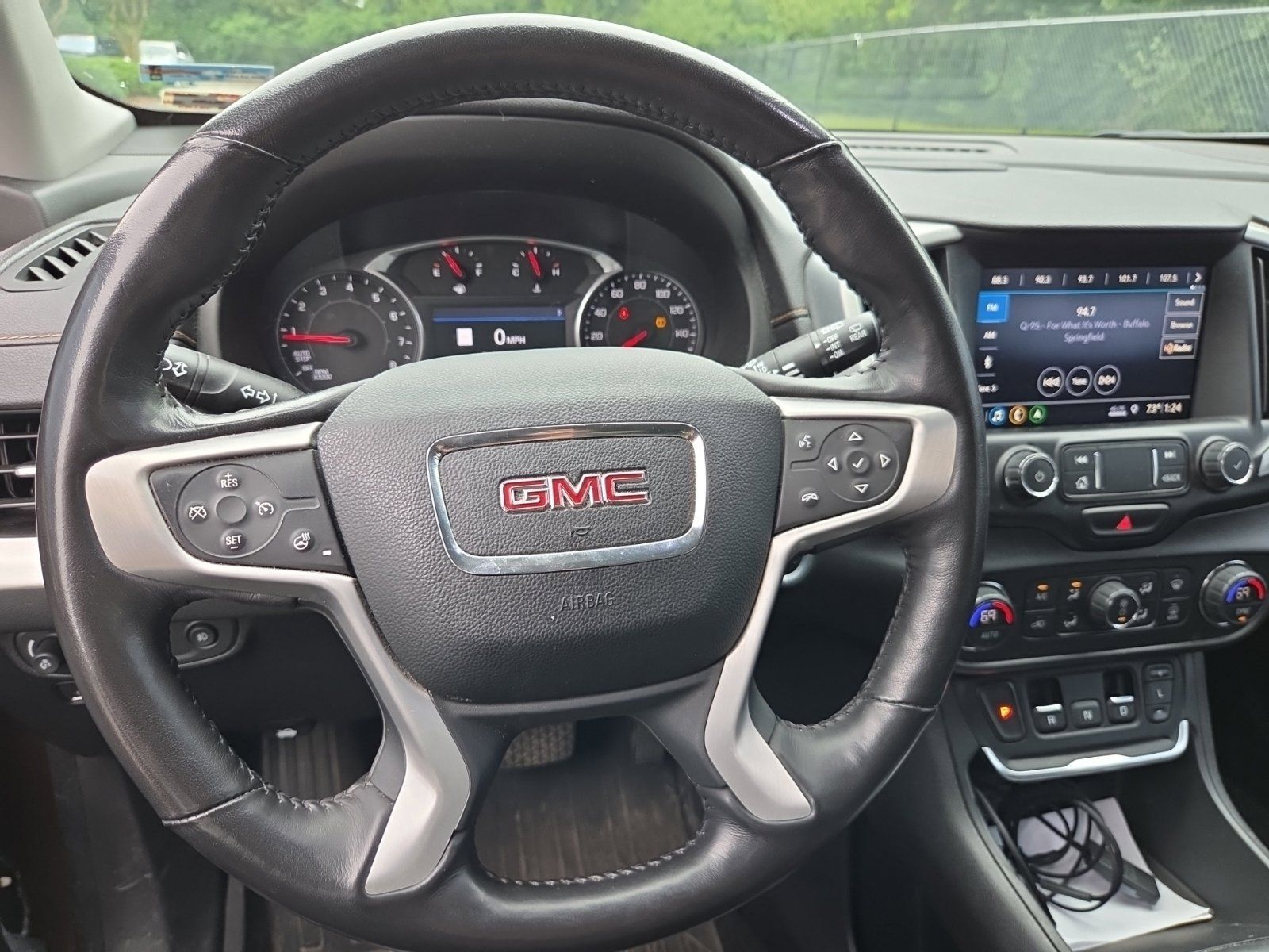 Used 2019 GMC Terrain SLT w/ Preferred Package FWD image 18