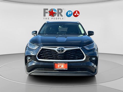 Used 2022 Toyota Highlander XLE image 8