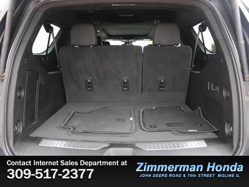 Used 2023 Chevrolet Suburban Z71 w/ Luxury Package image 8