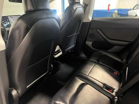 Used 2021 Tesla Model Y 2WD image 17