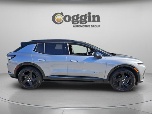 New 2025 Chevrolet Equinox EV RS image 4