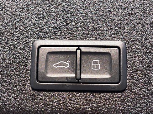 Used 2024 Audi Q8 e-tron Premium Plus w/ Premium Plus Package AWD/4WD image 13