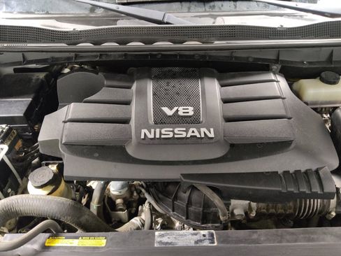 Used 2018 Nissan Titan SV w/ SV Convenience Package AWD/4WD image 30