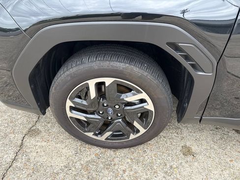 Certified 2025 Subaru Forester Premium AWD/4WD image 22