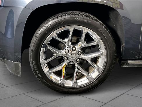 Used 2020 GMC Yukon Denali w/ Denali Premium Package image 10