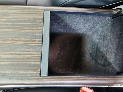 Used 2022 Tesla Model X image 50