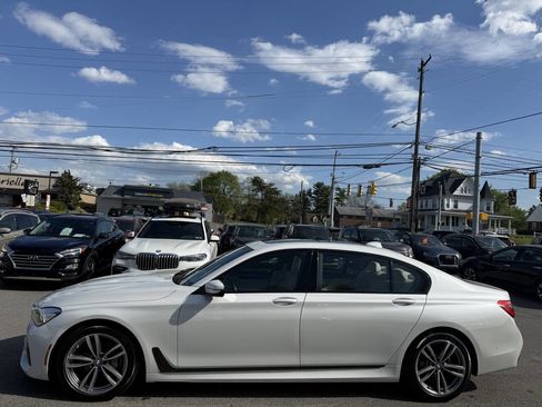 Used 2019 BMW 740i xDrive w/ Executive Package image 5