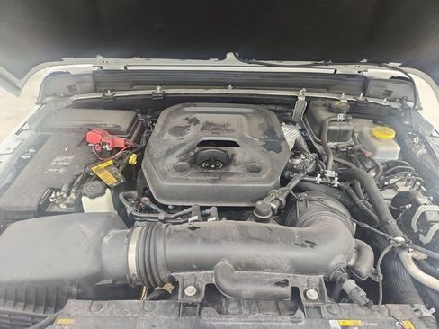 Used 2024 Jeep Wrangler Sahara image 19