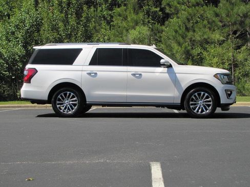 Used 2018 Ford Expedition Max Limited w/ Equipment Group 301A RWD image 4
