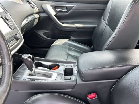 Used 2017 Nissan Altima 3.5 SL FWD image 31