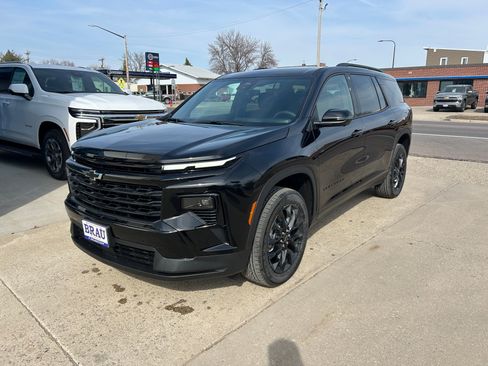 New 2026 Chevrolet Traverse LT w/ Midnight/Sport Edition AWD/4WD image 2