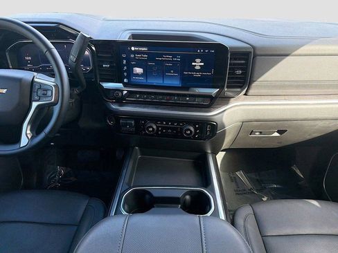 Used 2025 Chevrolet Silverado 2500 LTZ w/ LTZ Convenience Package AWD/4WD image 20