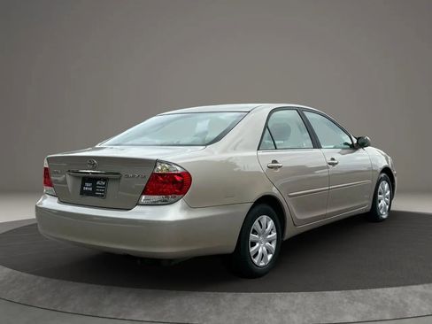 Used 2005 Toyota Camry LE image 4
