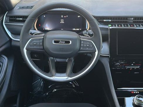 New 2026 Jeep Grand Cherokee L Laredo AWD/4WD image 11