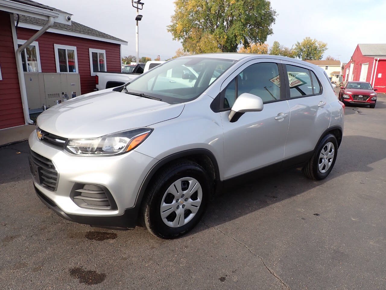 Used 2018 Chevrolet Trax LS FWD image 3
