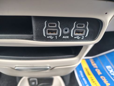 Certified 2024 Chrysler Voyager LX image 47