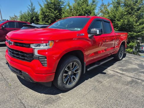 Used 2022 Chevrolet Silverado 1500 RST AWD/4WD image 3