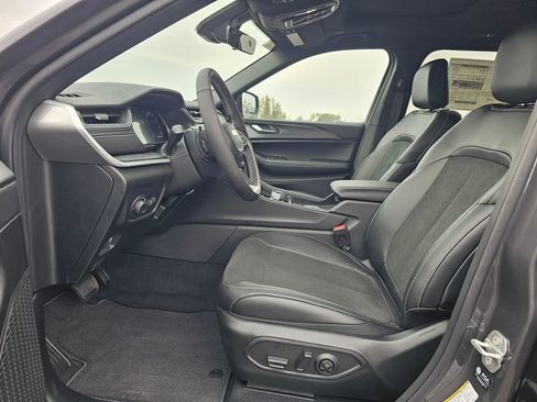 New 2025 Jeep Grand Cherokee L Altitude AWD/4WD image 11