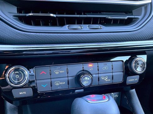 New 2026 Jeep Compass Latitude image 27