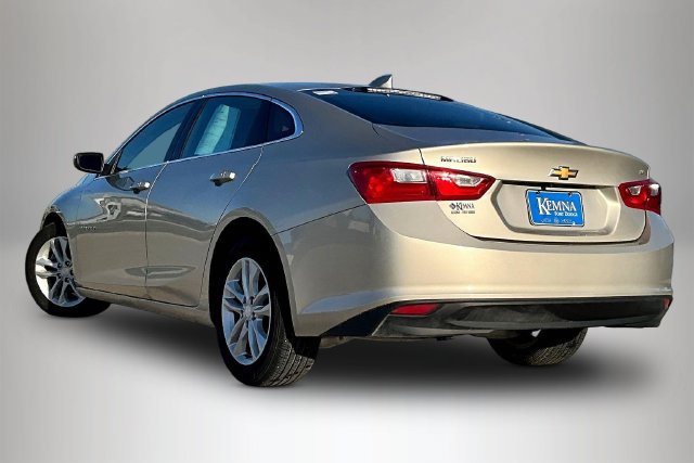 Used 2016 Chevrolet Malibu LT FWD image 4