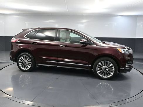 Used 2021 Ford Edge Titanium w/ Equipment Group 301A AWD/4WD image 3