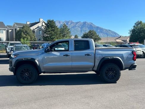 Used 2024 Chevrolet Colorado Trail Boss w/ Advanced Trailering Package AWD/4WD image 8