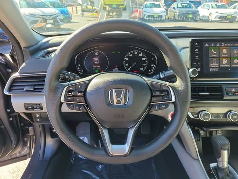 Used 2018 Honda Accord EX image 21
