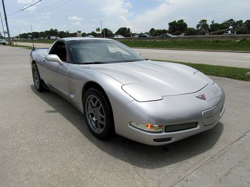 Used 2004 Chevrolet Corvette Z06 RWD image 3