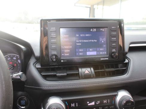 Used 2021 Toyota RAV4 XLE AWD/4WD image 25