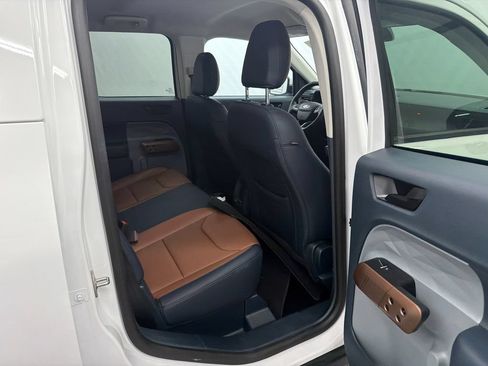Used 2022 Ford Maverick Lariat FWD image 16