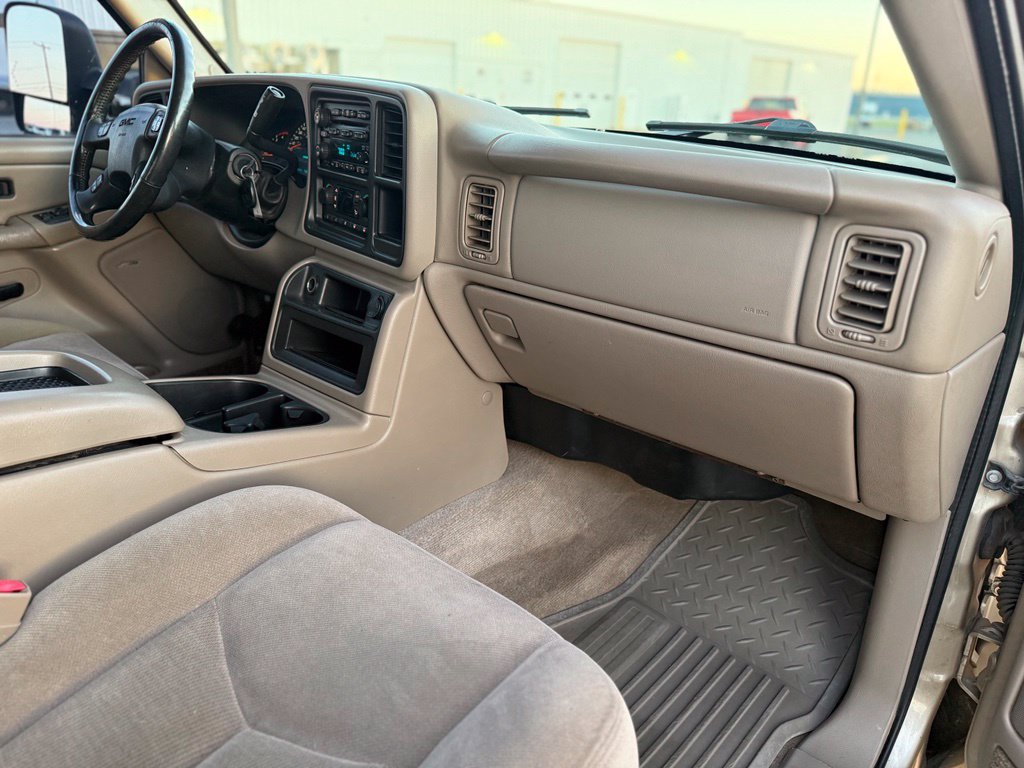 Used 2004 GMC Sierra 2500 SLE w/ Heavy-Duty Power Package AWD/4WD image 32