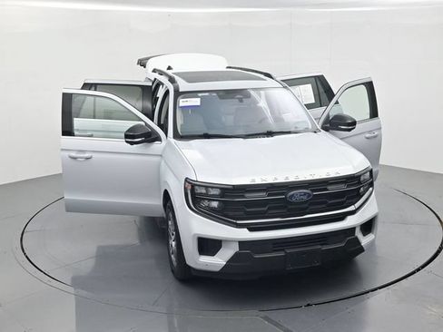 Certified 2025 Ford Expedition Active AWD/4WD image 53