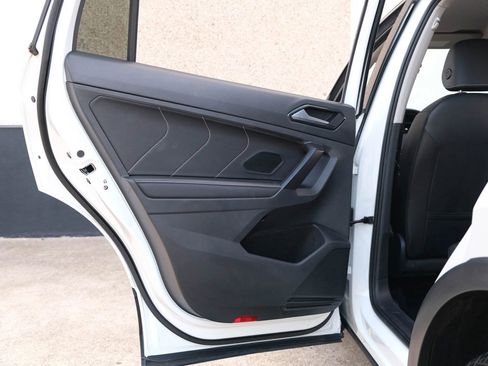 Used 2023 Volkswagen Tiguan SE image 24