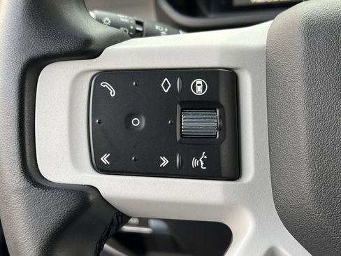 Used 2025 Land Rover Defender 110 S image 28