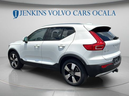 Used 2021 Volvo XC40 T5 Momentum w/ Premium Package AWD/4WD image 5