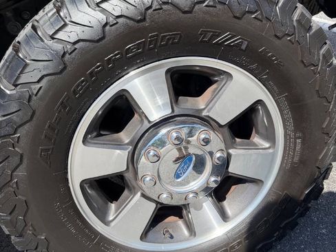 Used 2016 Ford F250 Lariat w/ Lariat Ultimate Package AWD/4WD image 26
