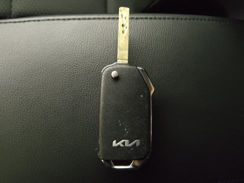 Used 2022 Kia Soul LX w/ Technology Package image 32