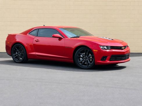 Used 2015 Chevrolet Camaro SS RWD image 2