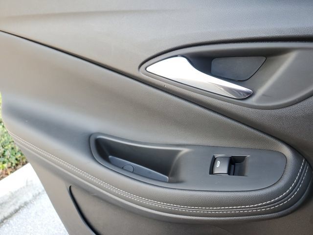 Used 2023 Buick Encore GX Select w/ Sport Touring Package FWD image 15