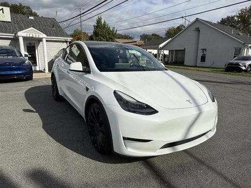 Used 2022 Tesla Model Y Performance image 7
