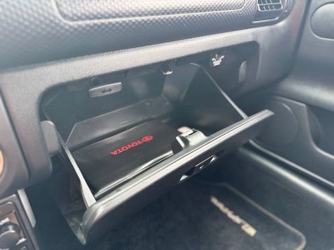 Used 2003 Toyota MR2 RWD image 53