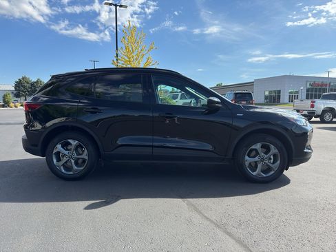 Used 2025 Ford Escape ST-Line Select AWD/4WD image 2