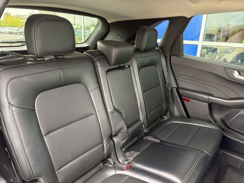 Used 2025 Ford Escape Platinum AWD/4WD image 24