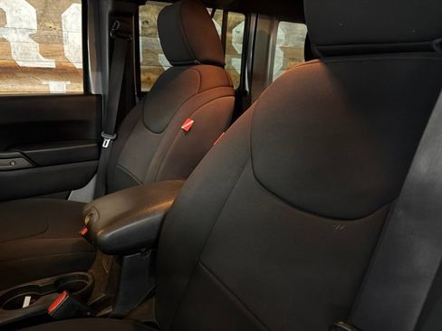 Used 2016 Jeep Wrangler Unlimited Sport AWD/4WD image 9