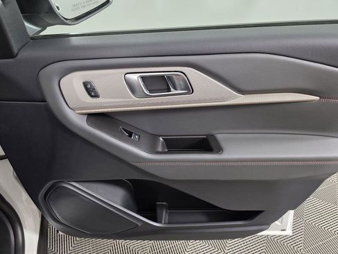 Used 2025 Ford Explorer Active w/ Active Comfort Package image 26