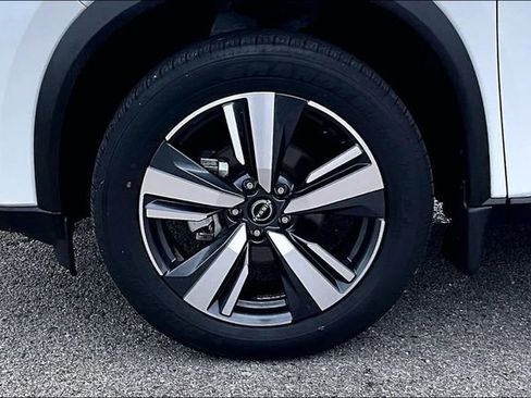 Certified 2024 Nissan Rogue SL AWD/4WD image 32