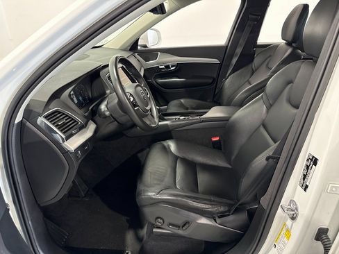 Used 2022 Volvo XC90 T5 Momentum image 15