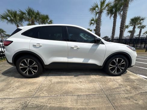 Used 2021 Ford Escape SE w/ SE Sport Appearance Package FWD image 9